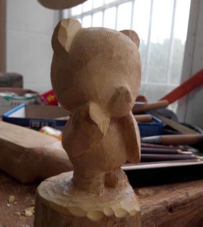 【木雕过程】一只美国队长小熊，带雕刻过程